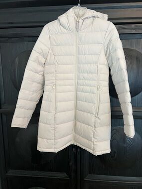 Abercrombie and Fitch Long Stretch Lightweight Puffer w/ Hood - Beige